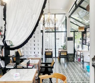 Vientiane Hostel | SYRI Guesthouse Vientiane Hostel & Cafe