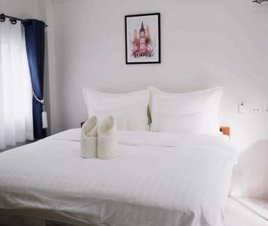 In Buri House | TakFha Café & Resort