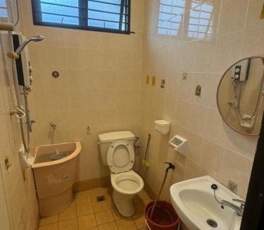 Gurun House | Taman Sri Utama Gurun - Room Only