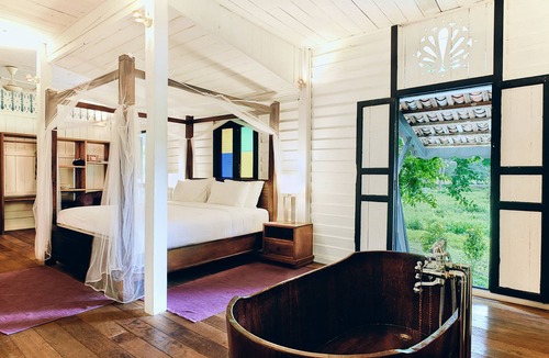 Kampung Kedawang Hotel | Temple Tree Resort