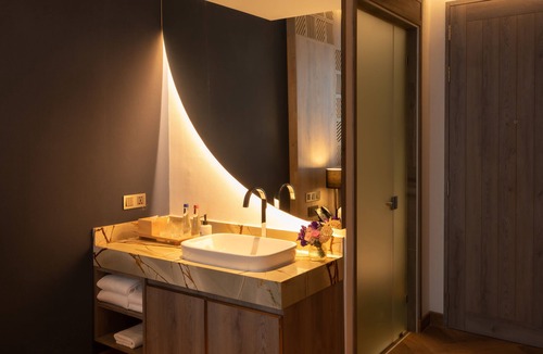 Bang Lamphu Lang Hotel | Ten Six Hundred, Chao Phraya, Bangkok by Preference, managed by The Ascott Limited