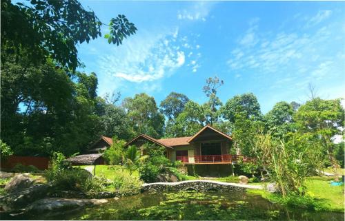 Kuala Kangsar Ski Chalet | Teratak Jannah Homestay & Resort