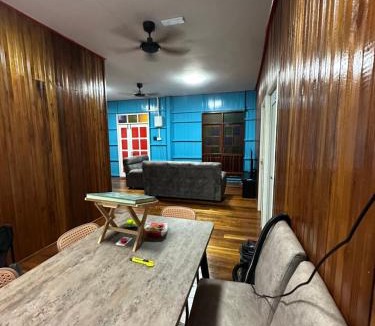 Kampung Pengkalan Maras House | Teratak Warisan Puteh