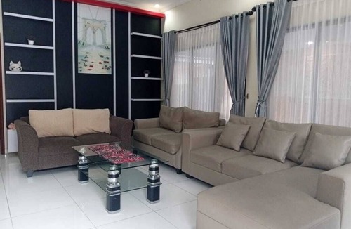 Ciloto Villa | Terletak secara menarik di distrik Cisarua di Cisarua
