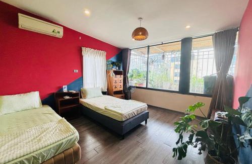 Trang Tien Apartment | Terra Homestay - Elevator & Terrace - 150m to Hoan Kiem Lake