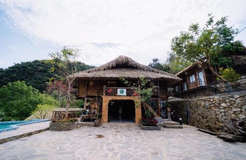 Ha Giang Cabin | Tha Hill Panorama - Private Motorbike, SUV, Jeep Tour & Motorbike Rental