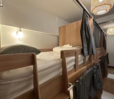 Talat Yot Hostel | Thai Siwilai Hostel By TCD