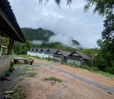 Nong Khiaw House | Thavisok Guest House