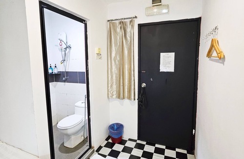 Historic George Town Hostel | The 60