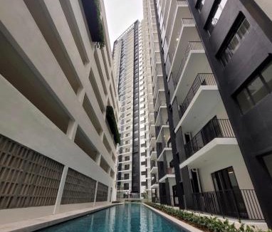Jenjarom Apartment | The Amour Suite