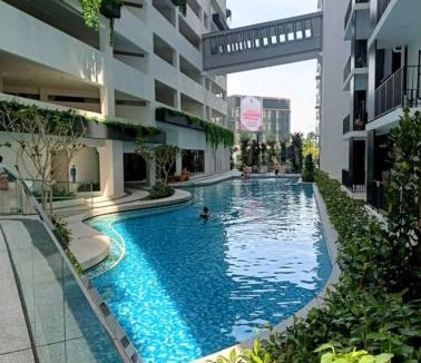 Jenjarom Apartment | The Amour Suite