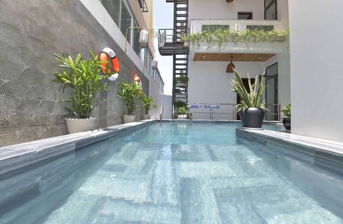 Cam Chau Villa | THE ANCIENT TOWN BEAUTY VILLA WITH 9 BED ROOMS FOR 22 GUESTS WITH OUTDOOR POOL