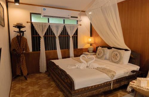Nakhon Chum Resort | The Antique Riverside Resort