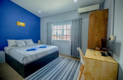Daun Penh Hotel | The Artist Residence
