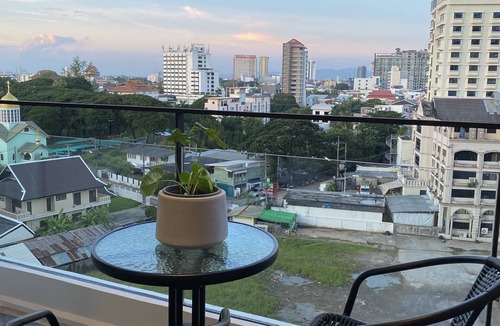 Chang Khlan Condo | The Astra Sky River｜Luxury Suite/Soft King BED｜150m rooftop infinity pool