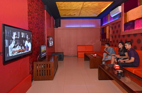 Padang Hotel | The Axana Hotel