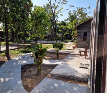 Kampot Hostel | The Bear Bungalow
