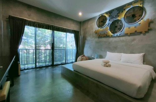 Hin Lek Fai Hotel | The Bike Loft Family Hostel