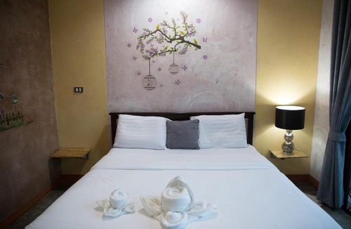 Ranong Resort | The Boat House
