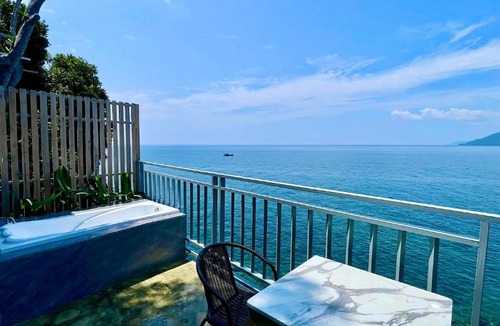 Koh Rong Sanloem Resort | The Cliff Bungalow