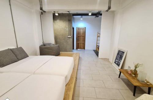 Khlong San Hostel | The Companion