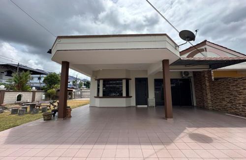 Kluang House | The Corner Homestay - Taman Sri Kluang