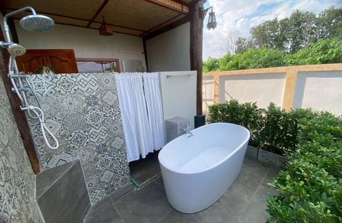 San Pa Thong Resort | The Elephant House and Pool Villas