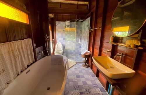 San Pa Thong Resort | The Elephant House and Pool Villas