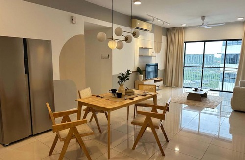 Bukit Jelutong Apartment | The Fabulous Renai at Renai Jelutong