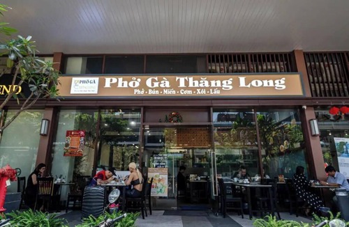 Ben Nghe Apartment | The Galleria | 1BR Near Downtown + Gym & City View
