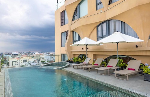Ninh Kieu Hotel | The IRIS SIGNATURE HOTEL AND SPA