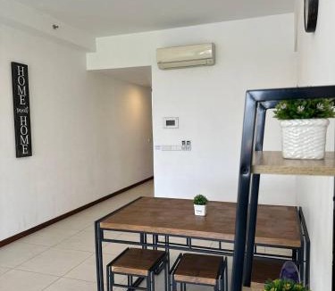 Seri Tanjung Pinang Apartment | The Landmark Comfort Relax Spacious Sea View By IZ