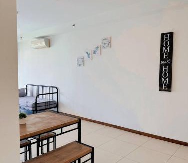 Seri Tanjung Pinang Apartment | The Landmark Comfort Relax Spacious Sea View By IZ