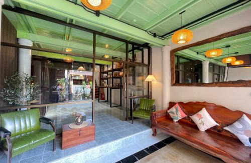 Bang Phra Hostel | The Memory Hostel