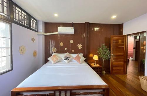 Bang Phra Hostel | The Memory Hostel