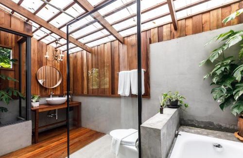 Hang Dong House | the moonlight