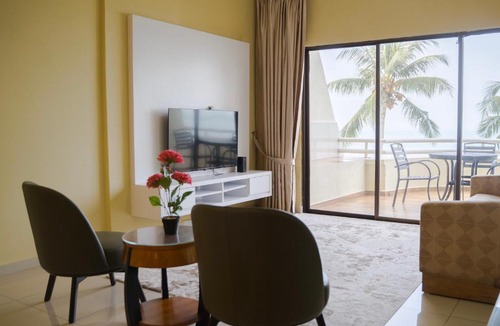 Si Rusa Apartment | The Oasis, Regency Tanjung Tuan