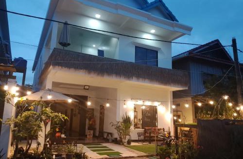 Koh Rong Sanloem House | The Picture House M'Pai Bay