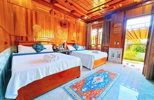 Son Trach Hotel | The Ridge Haven