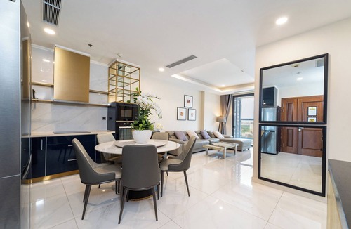 Little Japan Apartment | The Rixx Madison Tower With Pool and Gym