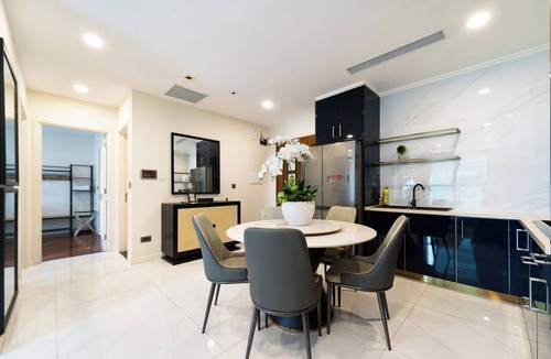 Little Japan Apartment | The Rixx Madison Tower With Pool and Gym