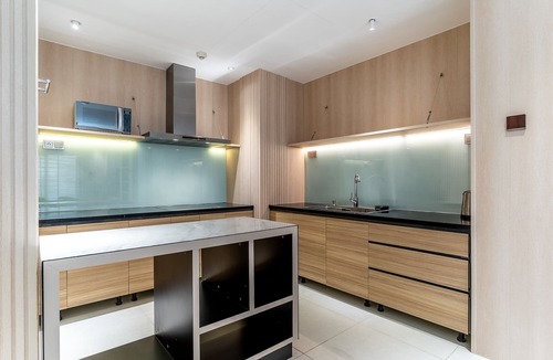 Downtown Ho Chi Minh City Apartment | The Rixx Premium Apartment in the heart of Saigon(pool/gym/security/rooftop bar)