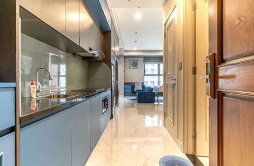 Ben Nghe Apartment | The Rixx Boutique - D1- Netflix Smart TV 65in - Infimity pool- gym
