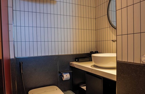 Ben Thanh Hotel | The Signature Hotel Saigon