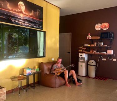Ko Phi Phi Hostel | The view Hostel