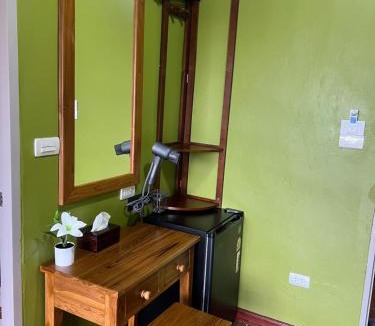 Ko Phi Phi Hostel | The view Hostel