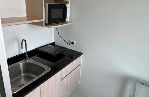 Rong Muang Condo | This Tanner share is one of many affordable Tanner properties in the world
