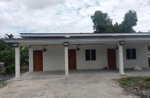 Tangkak House | Tiny House Anjung Batu Tangkak