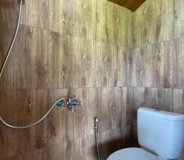 Dinoyo Villa | Tomohon Private Pool Villa Batu