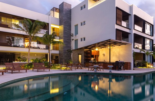 Akumal Apartment | Top Floor Jungle Apartment Pool Rooftop BBQ 402A